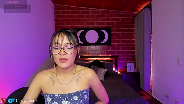 Snapshot of Scarlett_Vela13 chatting on 06-18-26, 04:33 Scarlett Vela13 online show from 06-18-26, 04:33