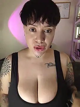 Snapshot of KatInk chatting on 07-19-26, 06:00 KatInk online show from 07-19-26, 06:00