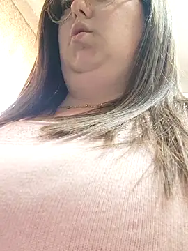 Chloee ep online show from 03-20-25, 04:42