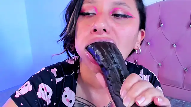 Snapshot of Mila_nixon02 chatting on 12-02-24, 06:43 Mila nixon02 online show from 12-02-24, 06:43