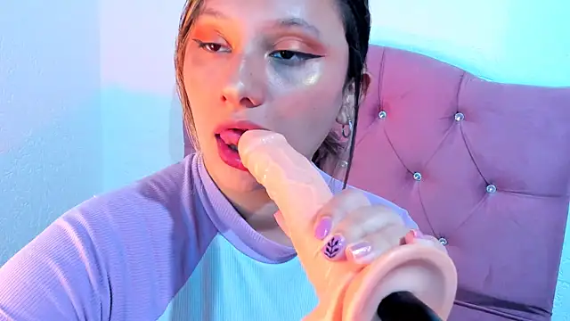 Snapshot of Mila_nixon02 chatting on 02-22-25, 04:40 Mila nixon02 online show from 02-22-25, 04:40