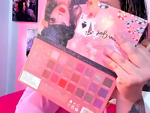 Snapshot of Mila_nixon02 chatting on 10-31-25, 04:30 Mila nixon02 online show from 10-31-25, 04:30