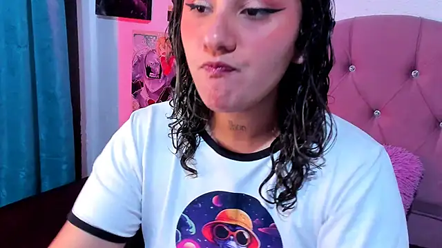 Snapshot of Mila_nixon02 chatting on 11-22-25, 01:21 Mila nixon02 online show from 11-22-25, 01:21