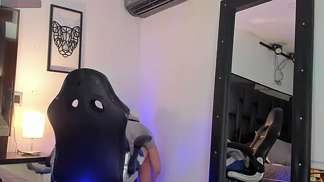 Snapshot of JadeSmiith_ chatting on 03-08-25, 10:34 JadeSmiith online show from 03-08-25, 10:34