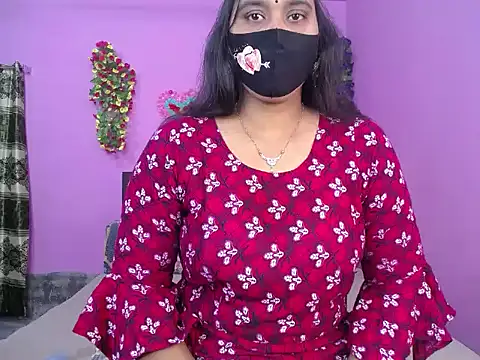 Hot Maleka online show from 10-28-25, 01:20