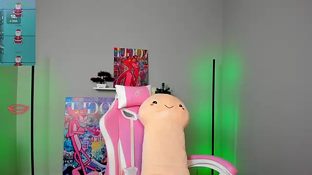 Snapshot of Sara_Robinson chatting on 12-24-24, 06:44 Sara Robinson online show from 12-24-24, 06:44