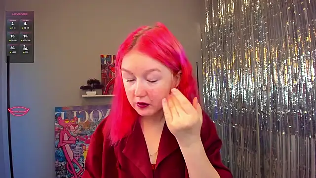 Snapshot of Sara_Robinson chatting on 01-06-25, 03:09 Sara Robinson online show from 01-06-25, 03:09