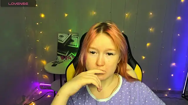 Snapshot of Sara_Robinson chatting on 02-05-25, 10:08 Sara Robinson online show from 02-05-25, 10:08