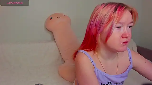 Snapshot of Sara_Robinson chatting on 02-28-25, 10:09 Sara Robinson online show from 02-28-25, 10:09