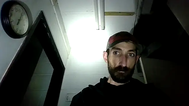 Snapshot of SlammyDjr chatting on 11-28-25, 01:58 SlammyDjr online show from 11-28-25, 01:58