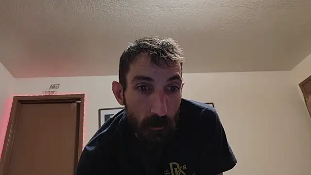 Snapshot of SlammyDjr chatting on 11-29-25, 11:41 SlammyDjr online show from 11-29-25, 11:41