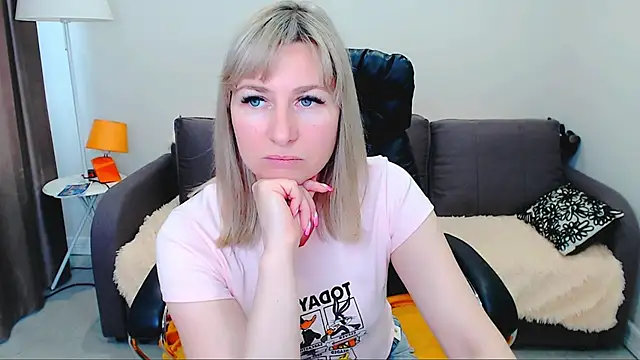 Snapshot of Incredible_Ariela chatting on 06-14-26, 09:55 Incredible Ariela online show from 06-14-26, 09:55