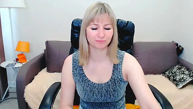 Snapshot of Incredible_Ariela chatting on 06-15-26, 09:44 Incredible Ariela online show from 06-15-26, 09:44