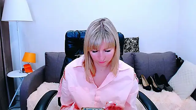 Snapshot of Incredible_Ariela chatting on 06-25-26, 09:14 Incredible Ariela online show from 06-25-26, 09:14