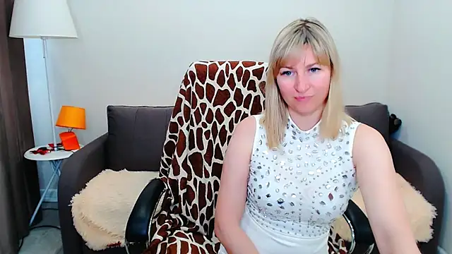 Snapshot of Incredible_Ariela chatting on 06-29-26, 10:15 Incredible Ariela online show from 06-29-26, 10:15