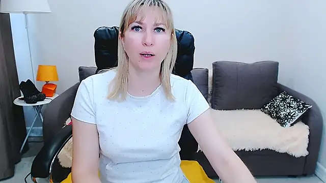 Snapshot of Incredible_Ariela chatting on 07-18-26, 11:03 Incredible Ariela online show from 07-18-26, 11:03