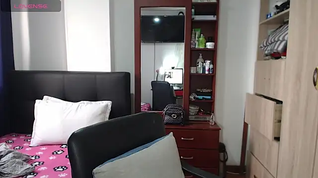 Snapshot of miia-big1boobs_ chatting on 02-04-25, 10:34 miia-big1boobs online show from 02-04-25, 10:34