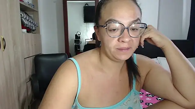 Snapshot of miia-big1boobs_ chatting on 03-06-25, 12:19 miia-big1boobs online show from 03-06-25, 12:19