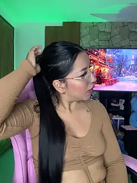 Snapshot of Tamara_Roberts1 chatting on 12-19-24, 05:07 Tamara Roberts1 online show from 12-19-24, 05:07