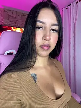 Snapshot of Tamara_Roberts1 chatting on 01-18-25, 02:03 Tamara Roberts1 online show from 01-18-25, 02:03