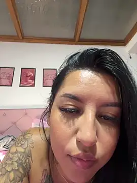 Snapshot of Tamara_Roberts1 chatting on 02-09-25, 05:29 Tamara Roberts1 online show from 02-09-25, 05:29