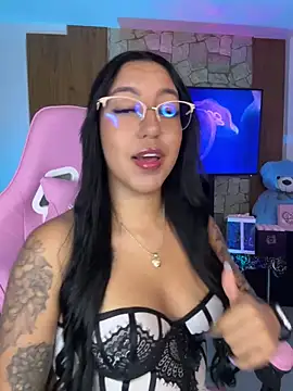 Snapshot of Tamara_Roberts1 chatting on 03-09-25, 05:33 Tamara Roberts1 online show from 03-09-25, 05:33