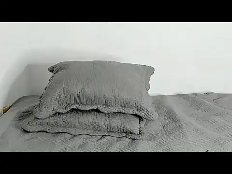 Snapshot of May_Dylan1 chatting on 03-12-26, 04:51 May Dylan1 online show from 03-12-26, 04:51