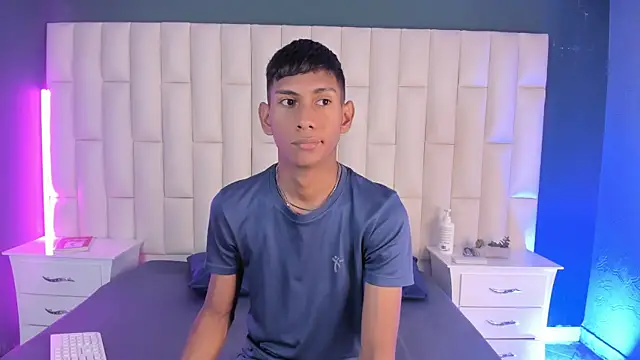 Snapshot of Nick_Collins18 chatting on 02-21-25, 03:34 Nick Collins18 online show from 02-21-25, 03:34