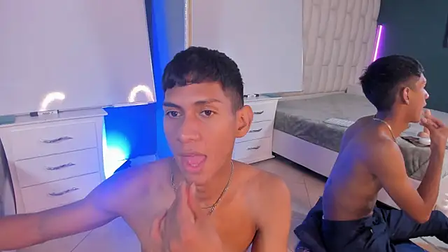 Snapshot of Nick_Collins18 chatting on 03-01-25, 07:41 Nick Collins18 online show from 03-01-25, 07:41