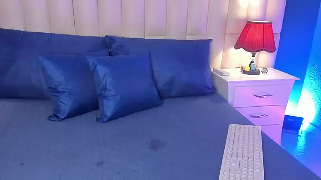 Snapshot of Nick_Collins18 chatting on 03-21-25, 09:45 Nick Collins18 online show from 03-21-25, 09:45