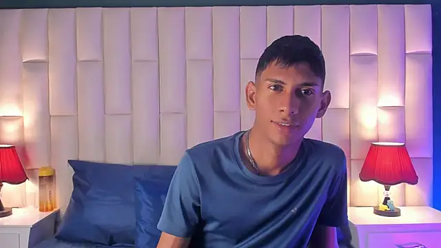 Snapshot of Nick_Collins18 chatting on 03-22-25, 07:25 Nick Collins18 online show from 03-22-25, 07:25