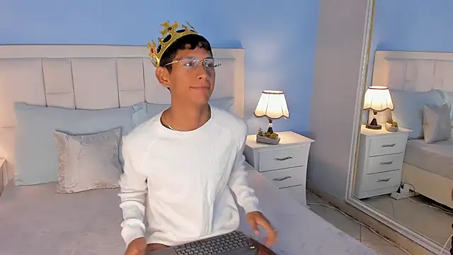 Snapshot of Nick_Collins18 chatting on 09-19-25, 03:30 Nick Collins18 online show from 09-19-25, 03:30