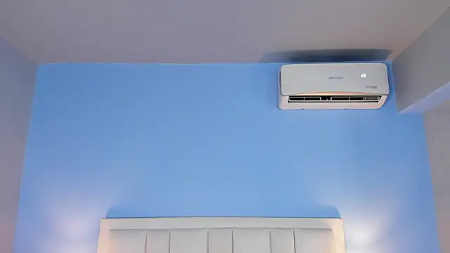 Snapshot of Nick_Collins18 chatting on 09-29-25, 08:57 Nick Collins18 online show from 09-29-25, 08:57