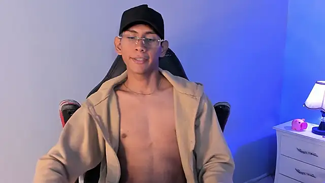 Snapshot of Nick_Collins18 chatting on 09-30-25, 08:25 Nick Collins18 online show from 09-30-25, 08:25