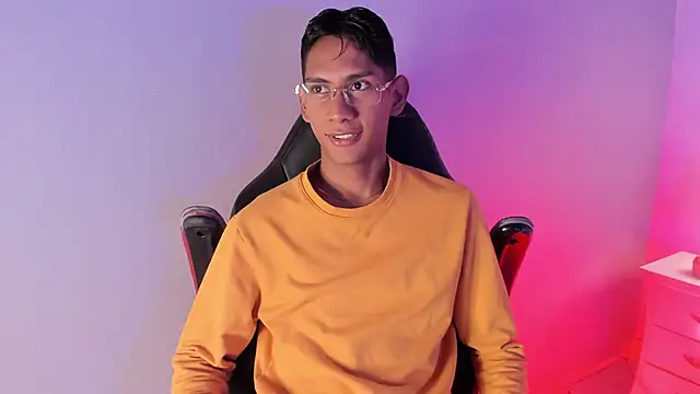 Snapshot of Nick_Collins18 chatting on 10-07-25, 08:39 Nick Collins18 online show from 10-07-25, 08:39