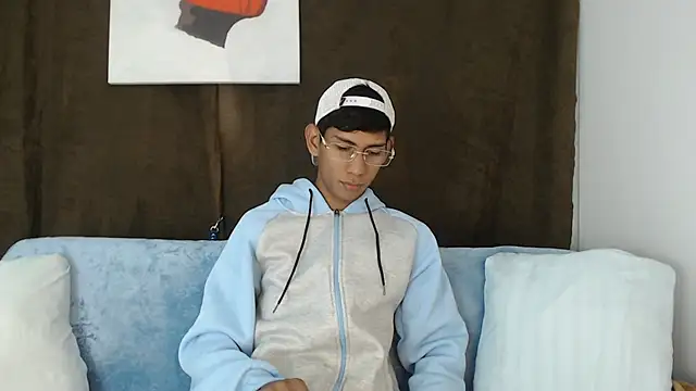 Snapshot of Nick_Collins18 chatting on 11-06-25, 08:21 Nick Collins18 online show from 11-06-25, 08:21