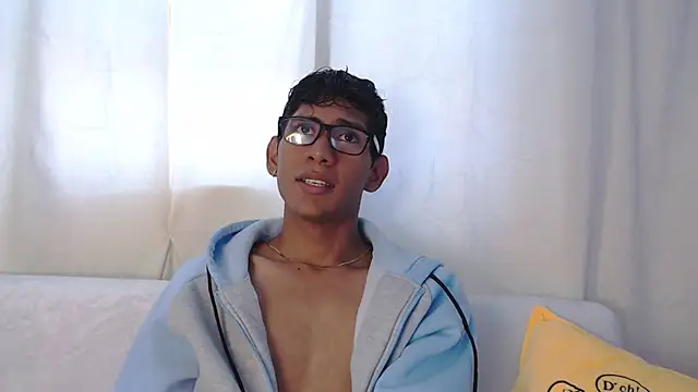 Snapshot of Nick_Collins18 chatting on 11-25-25, 06:52 Nick Collins18 online show from 11-25-25, 06:52