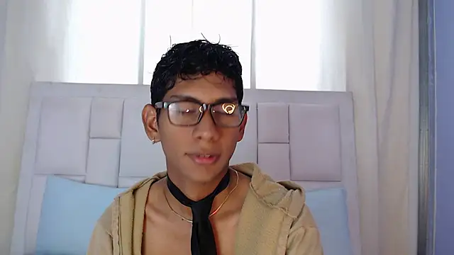 Snapshot of Nick_Collins18 chatting on 11-27-25, 06:10 Nick Collins18 online show from 11-27-25, 06:10