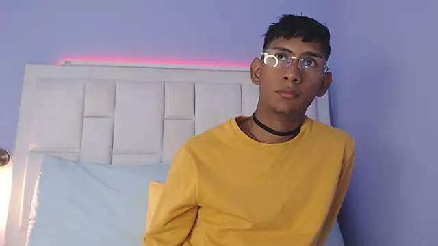 Snapshot of Nick_Collins18 chatting on 12-16-25, 07:08 Nick Collins18 online show from 12-16-25, 07:08