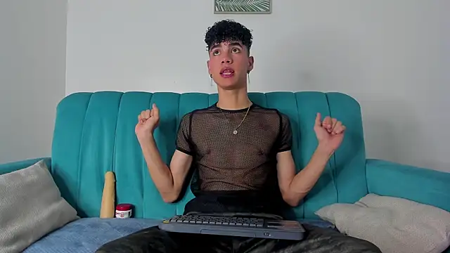 Snapshot of NeoRaptis chatting on 01-14-25, 07:53 NeoRaptis online show from 01-14-25, 07:53