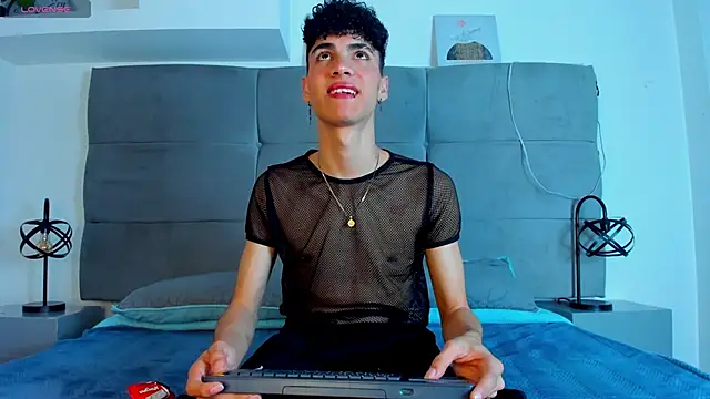 Snapshot of NeoRaptis chatting on 02-15-25, 08:01 NeoRaptis online show from 02-15-25, 08:01