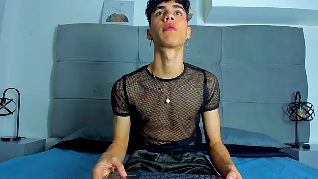 Snapshot of NeoRaptis chatting on 02-20-25, 08:14 NeoRaptis online show from 02-20-25, 08:14