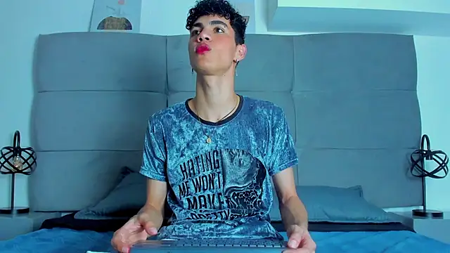 Snapshot of NeoRaptis chatting on 03-07-25, 08:22 NeoRaptis online show from 03-07-25, 08:22