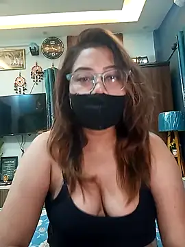 Snapshot of Cute-mona chatting on 02-17-26, 10:12 Cute-mona online show from 02-17-26, 10:12