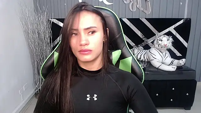 Snapshot of allison_a1 chatting on 02-04-25, 03:33 allison a1 online show from 02-04-25, 03:33