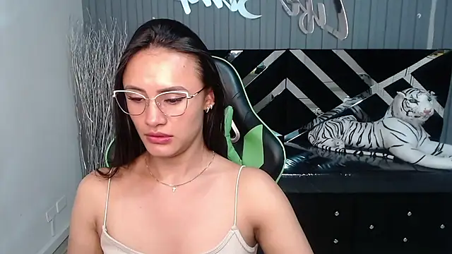 Snapshot of allison_a1 chatting on 02-05-25, 03:34 allison a1 online show from 02-05-25, 03:34