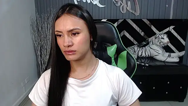 Snapshot of allison_a1 chatting on 02-19-25, 03:28 allison a1 online show from 02-19-25, 03:28