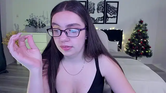 Snapshot of DaniellaLovely chatting on 12-10-24, 02:28 DaniellaLovely online show from 12-10-24, 02:28