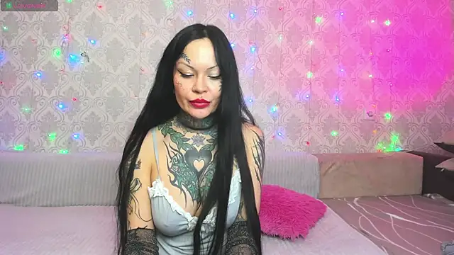 Snapshot of Megan_Black_Moon chatting on 02-13-25, 06:30 Megan Black Moon online show from 02-13-25, 06:30