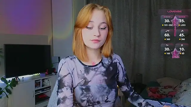 Snapshot of MaryRace chatting on 11-14-25, 12:04 MaryRace online show from 11-14-25, 12:04